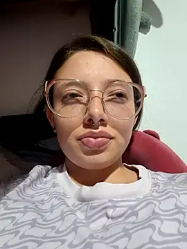 Snapshot of linda-schmidt chatting on June 2026 03:41:01 AM linda-schmidt online show from June 2026 03:41:01 AM