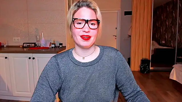 Snapshot of HotTiffani chatting on February 2026 02:27:02 AM HotTiffani online show from February 2026 02:27:02 AM