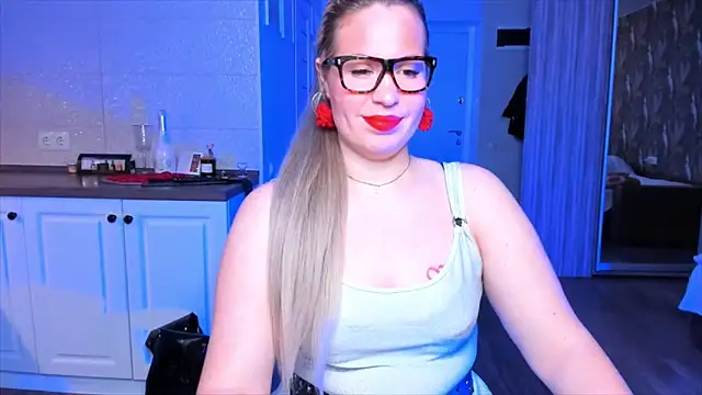 Snapshot of HotTiffani chatting on February 2026 09:02:01 AM HotTiffani online show from February 2026 09:02:01 AM