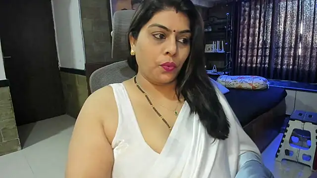 Snapshot of tarivishu23 chatting on March 2025 04:01:01 AM tarivishu23 online show from March 2025 04:01:01 AM