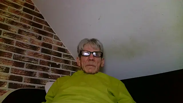 Snapshot of InMeinenMund chatting on February 2025 01:36:01 PM InMeinenMund online show from February 2025 01:36:01 PM