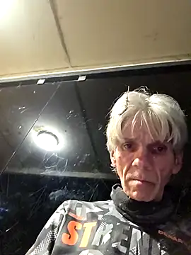 Snapshot of InMeinenMund chatting on May 2026 01:25:01 AM InMeinenMund online show from May 2026 01:25:01 AM