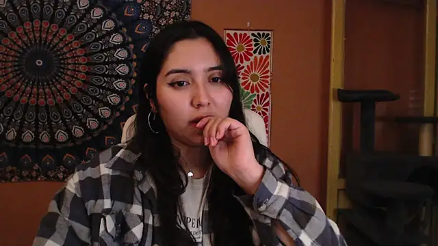 Snapshot of IntimateTales chatting on December 2024 08:39:02 PM IntimateTales online show from December 2024 08:39:02 PM