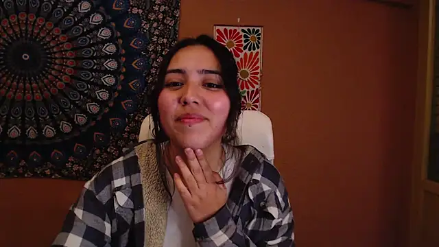 Snapshot of IntimateTales chatting on February 2025 08:11:01 PM IntimateTales online show from February 2025 08:11:01 PM