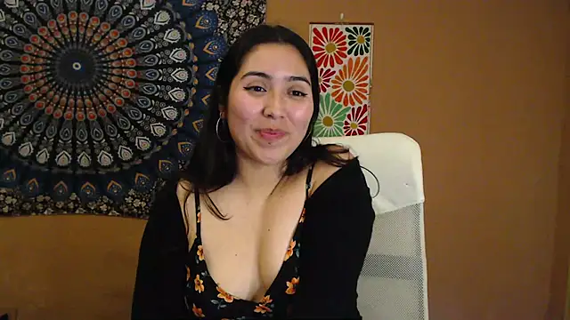 Snapshot of IntimateTales chatting on March 2025 05:45:01 PM IntimateTales online show from March 2025 05:45:01 PM