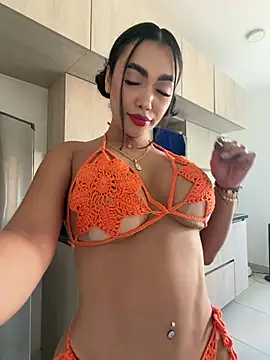 Snapshot of emma_andrew1 chatting on February 2026 05:29:01 PM emma andrew1 online show from February 2026 05:29:01 PM