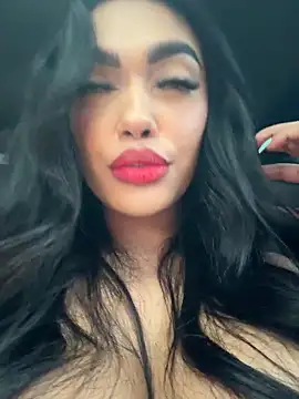 Snapshot of emma_andrew1 chatting on May 2026 05:06:02 PM emma andrew1 online show from May 2026 05:06:02 PM