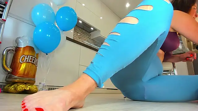 Girl Squirts online show from September 2025 03:43:01 AM