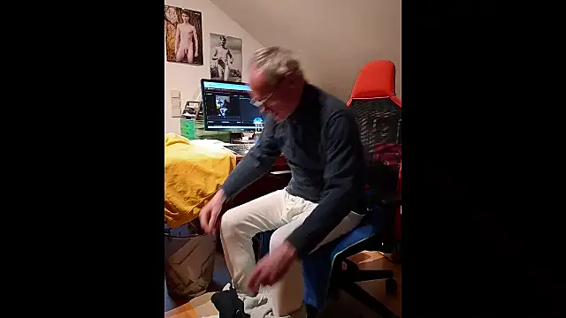 Snapshot of BerndisCam chatting on January 2026 03:25:01 PM BerndisCam online show from January 2026 03:25:01 PM