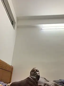 strongguyindia online show from February 2026 07:21:02 PM