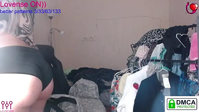 sweet cute cat online show from November 2025 09:59:01 PM