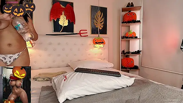 valerie lya online show from October 2025 08:18:02 PM