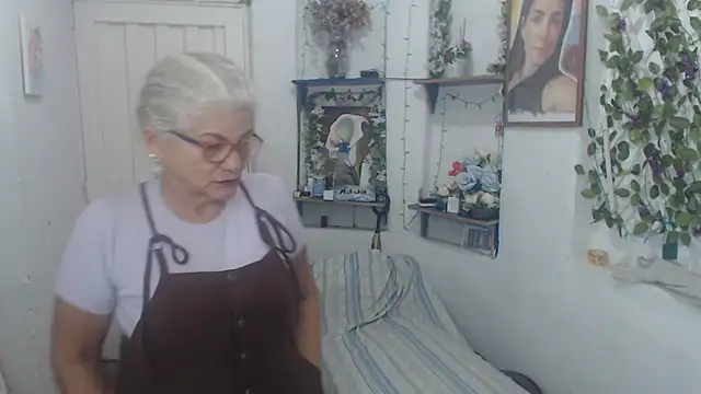 FunnyGrandma online show from September 2025 11:28:02 PM