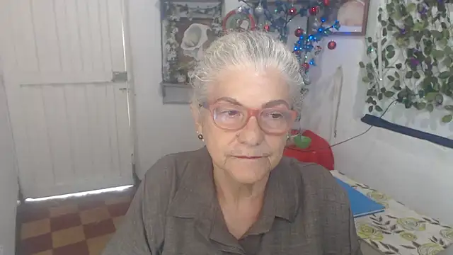 FunnyGrandma online show from December 2025 08:37:02 PM