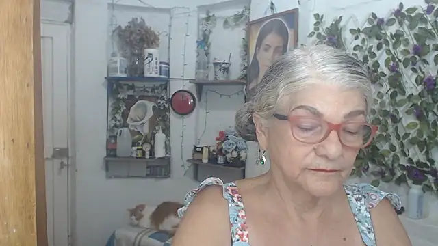 FunnyGrandma online show from April 2026 12:04:01 AM