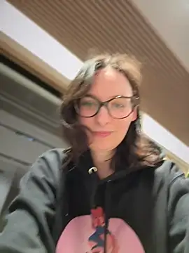 The Snowwhitee online show from March 2026 06:41:01 PM