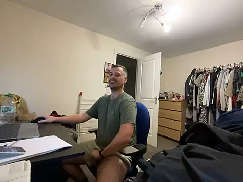 Snapshot of Kramer023 chatting on January 2025 04:05:01 PM Kramer023 online show from January 2025 04:05:01 PM