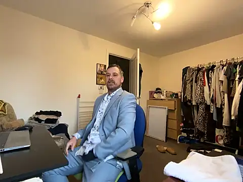 Snapshot of Kramer023 chatting on February 2025 11:56:01 AM Kramer023 online show from February 2025 11:56:01 AM