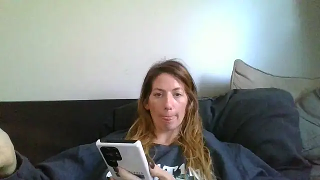 Snapshot of Rhodesxox chatting on November 2025 07:19:02 PM Rhodesxox online show from November 2025 07:19:02 PM