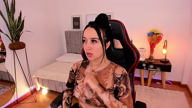 EmmyEvans1 online show from March 2025 08:00:02 PM