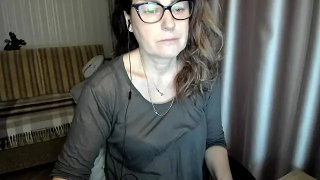 lauraoven online show from December 2025 07:47:02 AM