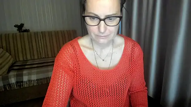 lauraoven online show from December 2025 07:28:02 AM