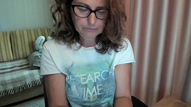 lauraoven online show from July 2026 08:52:01 AM