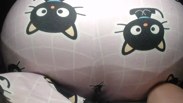 Snapshot of prettyangelsquirt chatting on May 2026 04:06:02 PM prettyangelsquirt online show from May 2026 04:06:02 PM