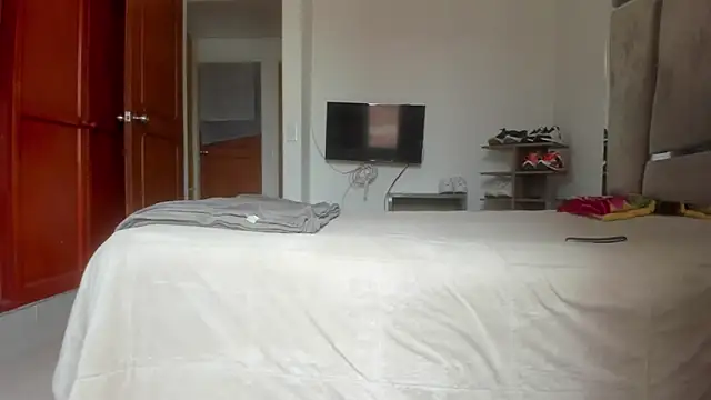 Snapshot of cuteboybigcock- chatting on November 2025 05:57:02 PM cuteboybigcock- online show from November 2025 05:57:02 PM