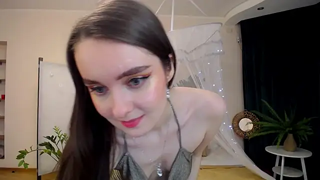 CloudGrace online show from March 2025 09:21:01 PM