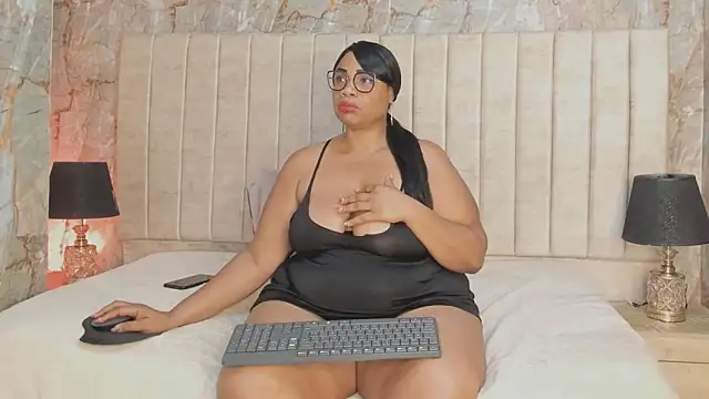 Snapshot of AranzaLatinBlacks chatting on February 2025 06:59:01 PM AranzaLatinBlacks online show from February 2025 06:59:01 PM