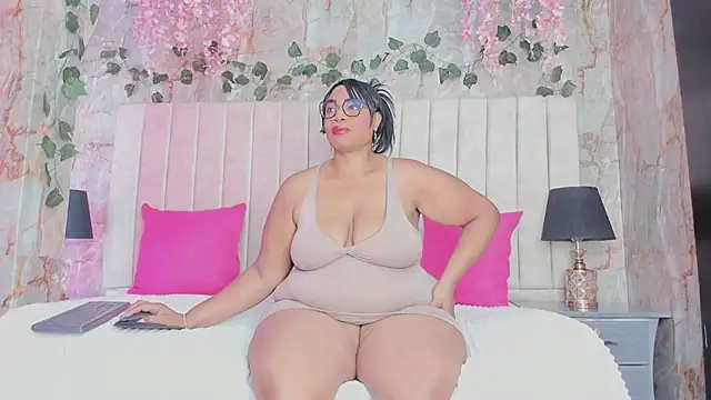 Snapshot of AranzaLatinBlacks chatting on March 2025 06:23:01 PM AranzaLatinBlacks online show from March 2025 06:23:01 PM