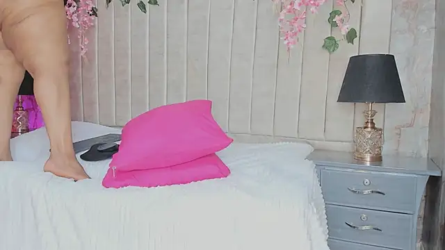 Snapshot of AranzaLatinBlacks chatting on March 2025 09:27:01 PM AranzaLatinBlacks online show from March 2025 09:27:01 PM