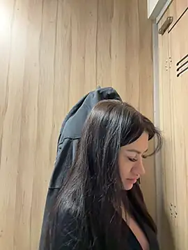 Snapshot of Wet__Bunny chatting on February 2025 09:31:01 AM Wet Bunny online show from February 2025 09:31:01 AM