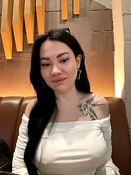 Snapshot of Wet__Bunny chatting on September 2025 06:35:01 AM Wet Bunny online show from September 2025 06:35:01 AM