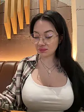 Snapshot of Wet__Bunny chatting on September 2025 06:25:02 AM Wet Bunny online show from September 2025 06:25:02 AM