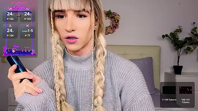 Snapshot of HelenSpellman chatting on December 2024 02:42:02 AM HelenSpellman online show from December 2024 02:42:02 AM