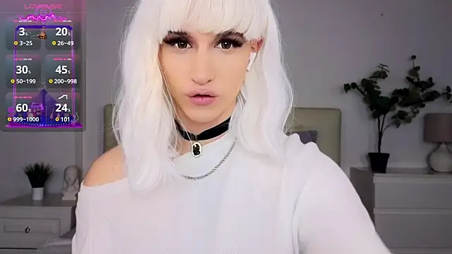 Snapshot of HelenSpellman chatting on December 2024 12:45:02 AM HelenSpellman online show from December 2024 12:45:02 AM