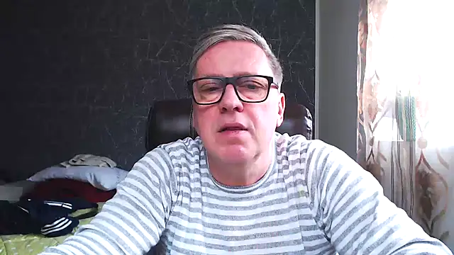 Snapshot of RobertStripX chatting on February 2025 10:37:02 AM RobertStripX online show from February 2025 10:37:02 AM