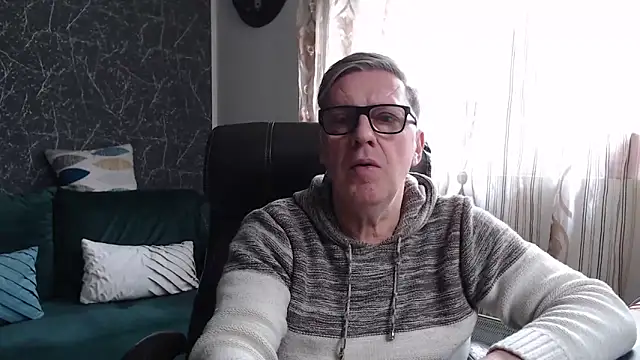 Snapshot of RobertStripX chatting on March 2026 12:12:02 PM RobertStripX online show from March 2026 12:12:02 PM