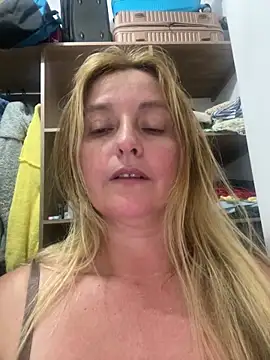 Snapshot of moniquerainx chatting on March 2026 03:17:01 AM moniquerainx online show from March 2026 03:17:01 AM