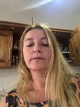 Snapshot of moniquerainx chatting on April 2026 01:26:01 PM moniquerainx online show from April 2026 01:26:01 PM