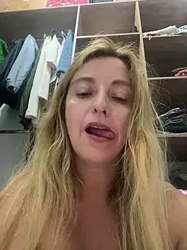 Snapshot of moniquerainx chatting on April 2026 03:46:01 AM moniquerainx online show from April 2026 03:46:01 AM