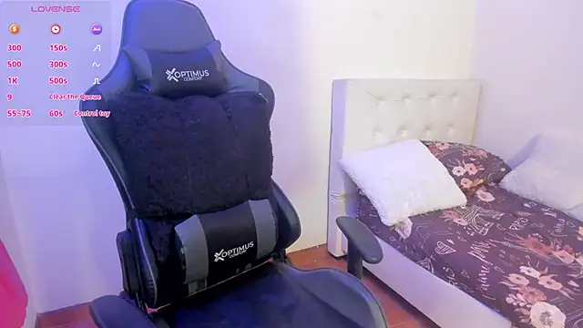 Snapshot of esmeralda_milf chatting on November 2025 07:23:02 PM esmeralda milf online show from November 2025 07:23:02 PM