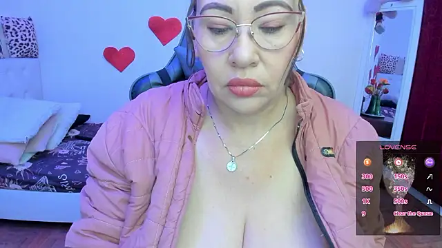 Snapshot of esmeralda_milf chatting on February 2026 01:52:01 PM esmeralda milf online show from February 2026 01:52:01 PM