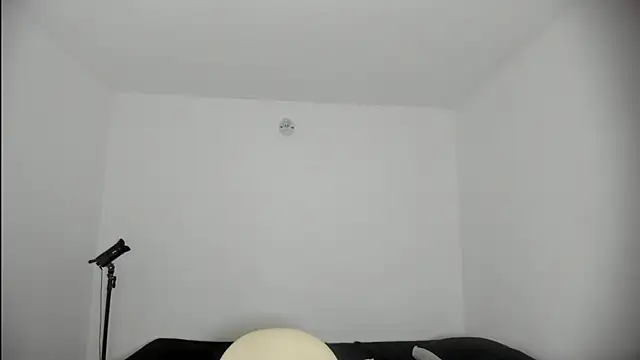 SARA TS FOX online show from December 2025 11:21:02 PM