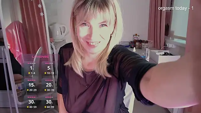 JuliaVilnet online show from February 2025 08:24:02 AM