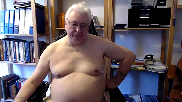 Snapshot of SchwanzhureXXL chatting on February 2025 09:46:02 AM SchwanzhureXXL online show from February 2025 09:46:02 AM