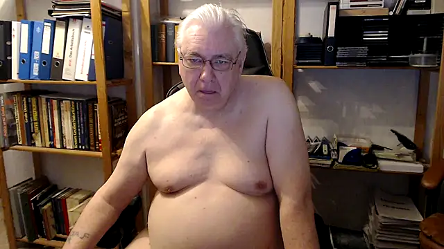 Snapshot of SchwanzhureXXL chatting on April 2026 04:35:02 AM SchwanzhureXXL online show from April 2026 04:35:02 AM