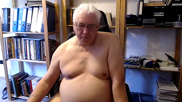 Snapshot of SchwanzhureXXL chatting on May 2026 05:37:01 AM SchwanzhureXXL online show from May 2026 05:37:01 AM
